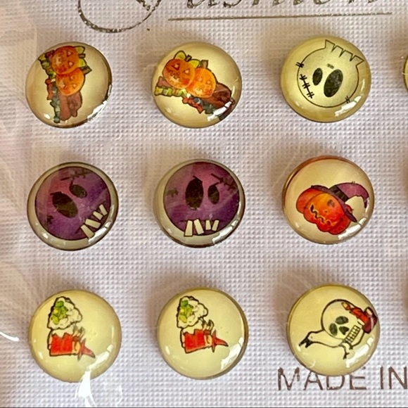 HALLOWEEN THEMED 9 PAIRS OF STUD EARRINGS FASHION JEWELRY - Picture 3 of 4